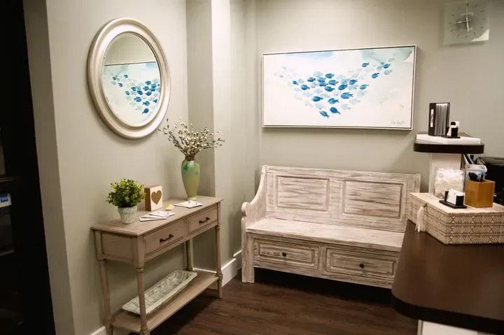 https://cdn.salonspotlight.com/photos/53NIzRcAMEi3zYkoPWet/823d7a73-d1b2-463e-8857-cbc122cb91ae_720x720