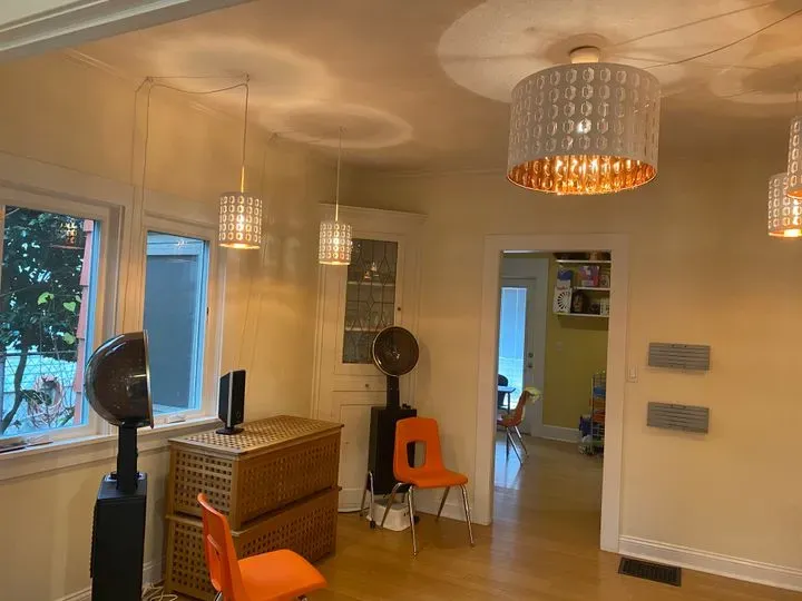 https://cdn.salonspotlight.com/photos/53XkHHjKJBnqCpznhK83/54632a8c-cae0-4f5d-96ed-8a9ff143e1f5_720x720