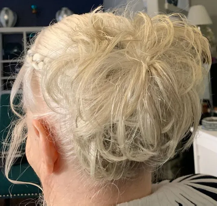 https://cdn.salonspotlight.com/photos/568YFSWgKfhQuNmAv4xd/8d2658c3-5818-48d2-b9f5-c0192d07f83c_720x720