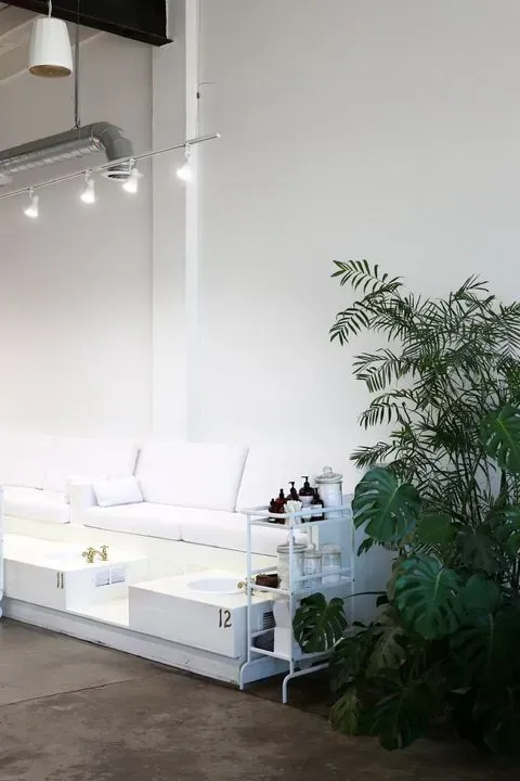 https://cdn.salonspotlight.com/photos/59AZVsUFOT0FDLDIGVsZ/cc242c30-b8fe-484f-ab76-02c394f5abc0_720x720