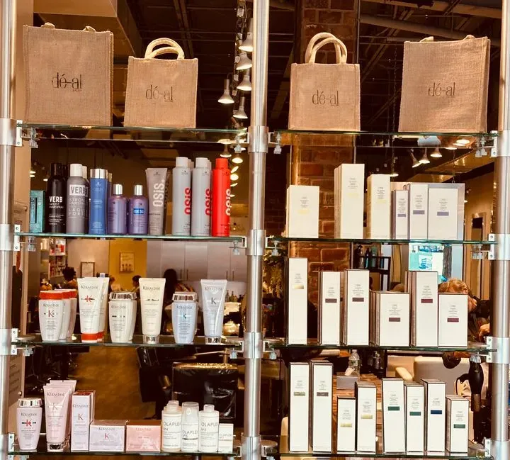 https://cdn.salonspotlight.com/photos/5A67Pk2qsU7L6pfaZR8E/344ad953-4cc6-4644-bf11-e5f4d9c5e040_720x720