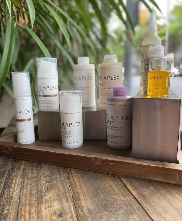 https://cdn.salonspotlight.com/photos/5A67Pk2qsU7L6pfaZR8E/8e3d365b-9cc6-4a84-a152-877453506b91_720x720