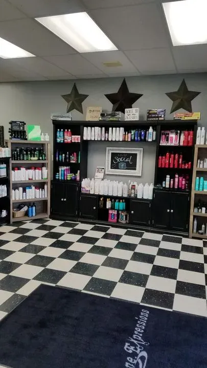 https://cdn.salonspotlight.com/photos/5E22SS98XQbek7jW1YXa/1164bb49-ead5-4183-8b20-f7fb7872e775_720x720