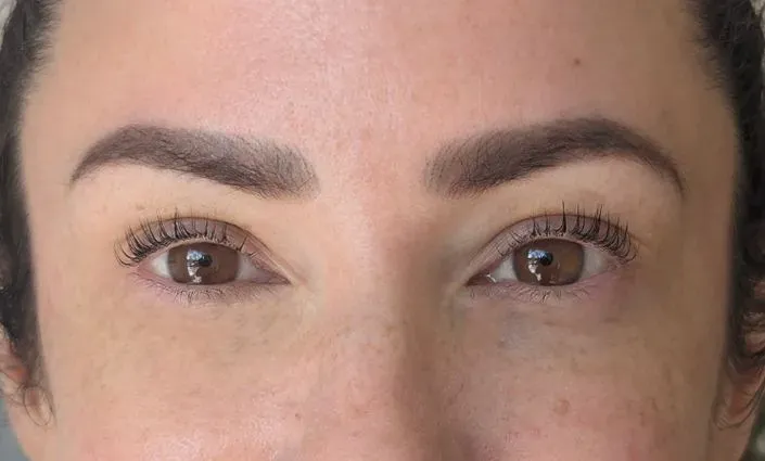 https://cdn.salonspotlight.com/photos/5HOFwDmE53TSOwwBVJaz/9387438b-d574-4f24-b560-40619428e245_720x720