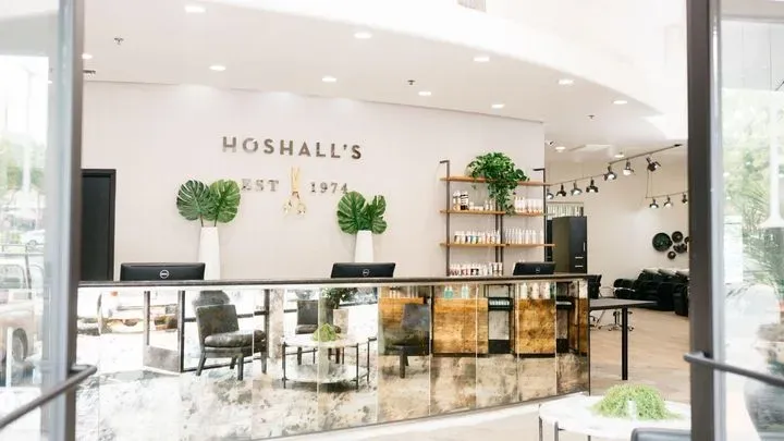 https://cdn.salonspotlight.com/photos/5HZlvkqL7mSyjwpqzFiZ/44138d80-c85f-40aa-b855-ca1437232f24_720x720