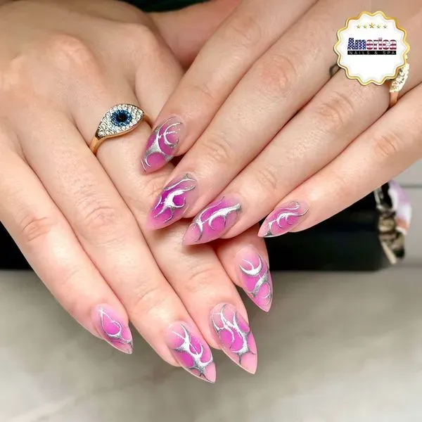 https://cdn.salonspotlight.com/photos/5KaIkEWOvYVjCPg4gNH5/394eed8a-ca12-4f73-9742-b314577852c4_720x720