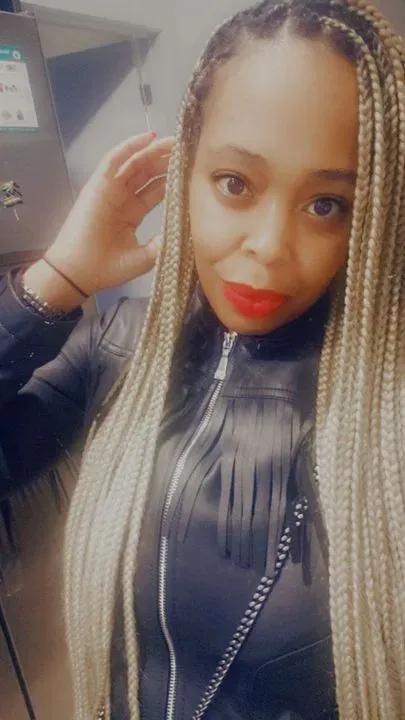 https://cdn.salonspotlight.com/photos/5LPiAL5Osalyr8msFRzv/803b2082-9f44-44c6-a690-75f558b41d07_720x720