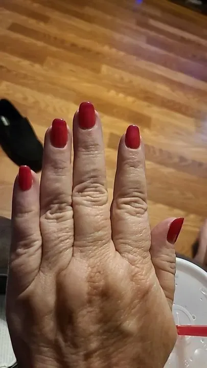 https://cdn.salonspotlight.com/photos/5ML0ATbEDYeNOFY7pRBK/b9a0a073-0ddd-4a50-9212-8c8be2798885_720x720