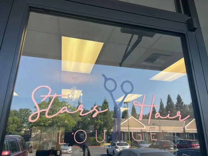 https://cdn.salonspotlight.com/photos/5OQmyx0f2mMATOOdtzsJ/ae614e04-9a09-4648-b1c5-233bbc8486e2_720x720