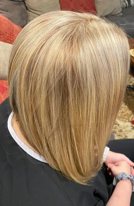 https://cdn.salonspotlight.com/photos/5OQmyx0f2mMATOOdtzsJ/ee2d99a9-3fff-4113-a88e-d8d57cbf6004_720x720