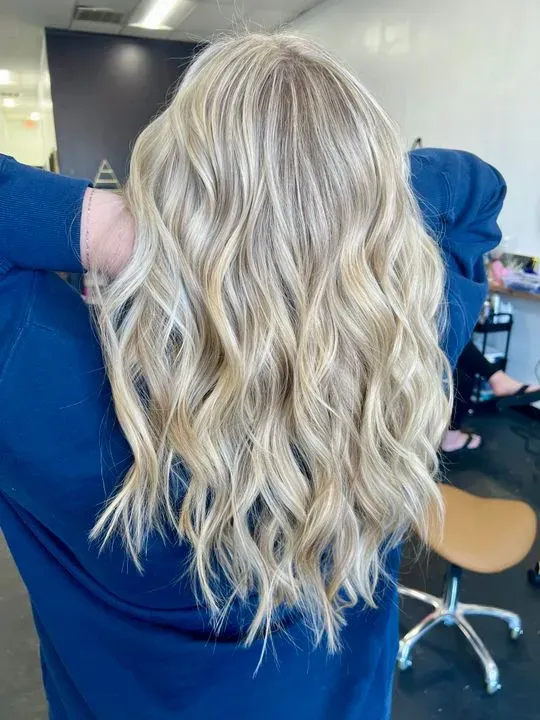 https://cdn.salonspotlight.com/photos/5PGFxI70UTsoj4llHhwm/b1cdee40-9362-41c5-bf0a-d3fcafb13b98_720x720