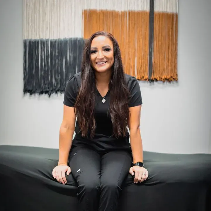 https://cdn.salonspotlight.com/photos/5Rpz8Felr9JmEjeC4jr4/4cf09d1c-7795-43c6-aa0e-a656b0f576e9_720x720
