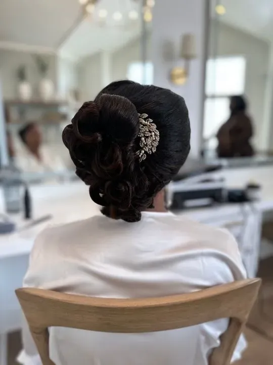 https://cdn.salonspotlight.com/photos/5TyKG0qBaaJMH7DIvwLm/b201b30b-53c1-4004-892a-91bce647a1c8_720x720