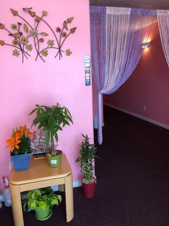 https://cdn.salonspotlight.com/photos/5U1ARhWTkidtnDqEXRuM/ea3887a4-3425-4904-b4b5-8591e42f3387_720x720