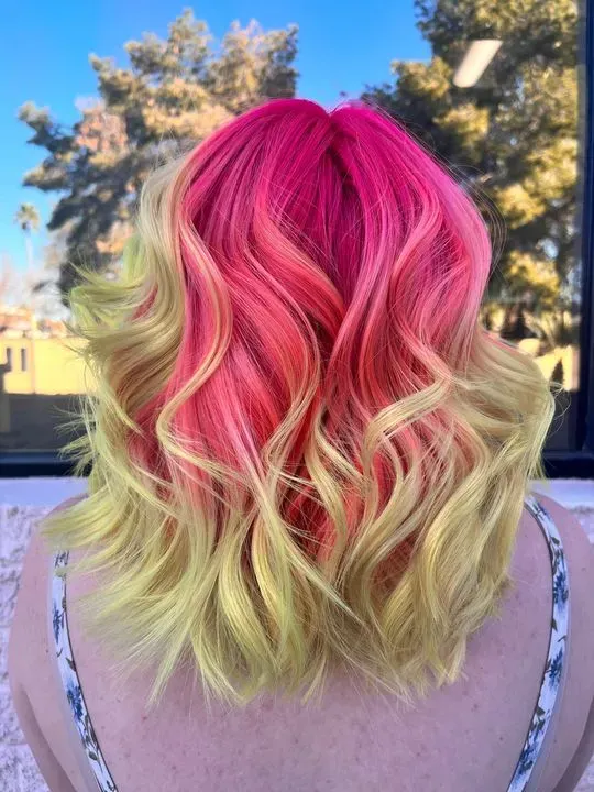 https://cdn.salonspotlight.com/photos/5XpQgz98lWsoNTb7b6Fg/6d3d5357-556c-4b56-8777-211ccd6b2f27_720x720