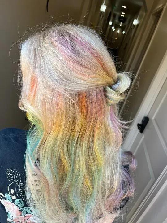 https://cdn.salonspotlight.com/photos/5XpQgz98lWsoNTb7b6Fg/c3ae7209-666b-4ed8-9c32-335a9602f26b_720x720