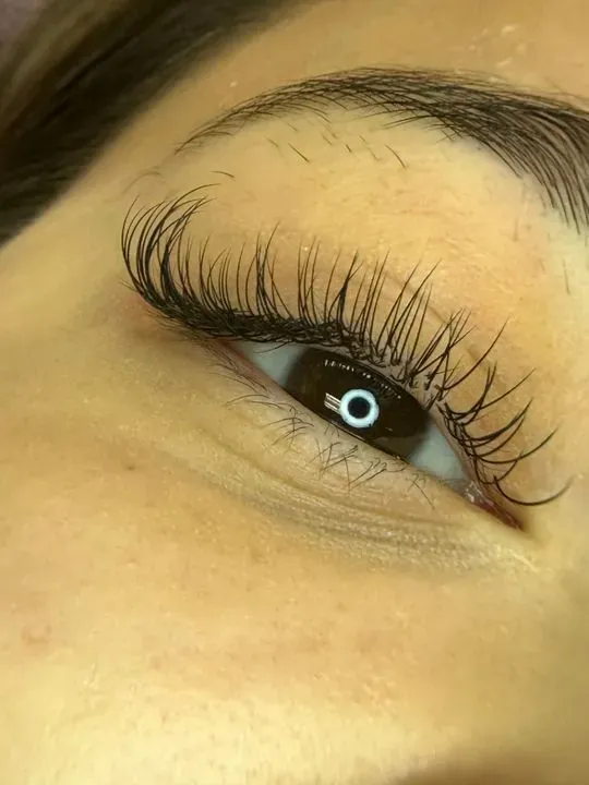 https://cdn.salonspotlight.com/photos/5ZI7pXCFYmbpo4lFmFn3/e34e3374-be92-4bb9-bf9c-60b3904c064f_720x720