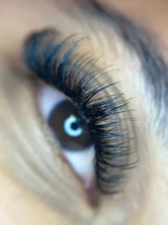 https://cdn.salonspotlight.com/photos/5ZI7pXCFYmbpo4lFmFn3/fe8c532c-8c88-4689-ae1d-79a7771c7b98_720x720