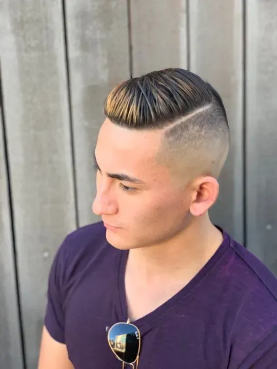 https://cdn.salonspotlight.com/photos/5a7hjQYr9XyMWrzFl9eA/e3e7281b-32f7-46d7-a984-d3cf1fca01ee_720x720