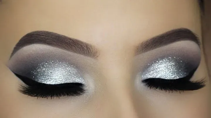 https://cdn.salonspotlight.com/photos/5afmVaCqwU5rlKtpK3WG/9a4b21e2-6f92-422a-9cc1-0ca9bffe215d_720x720