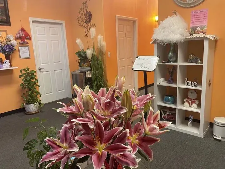 https://cdn.salonspotlight.com/photos/5bqgGI3iEGbAIRksofvA/690aae4c-a98a-4464-9384-e8afa8436c14_720x720