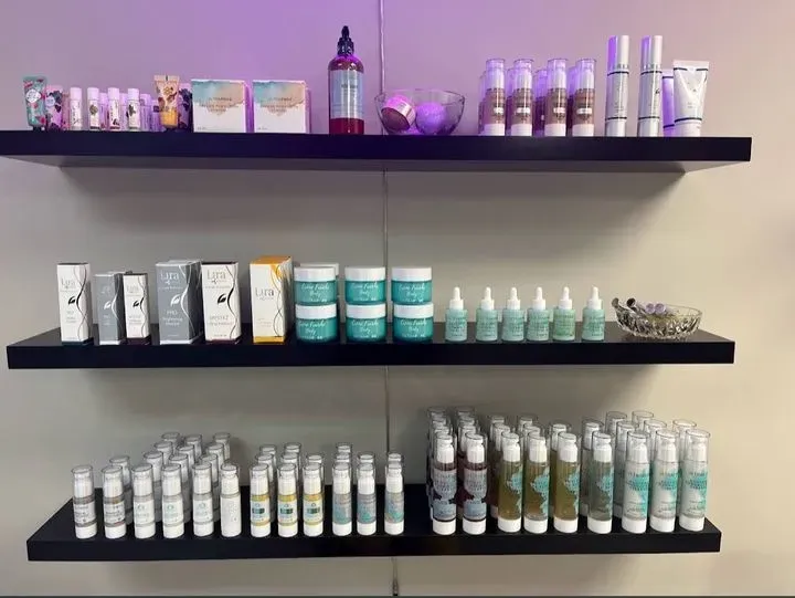 https://cdn.salonspotlight.com/photos/5cQ8zO4Q1pUqNuqCHVFf/b073f3f0-aed2-4d4c-b954-aa2234accaf8_720x720