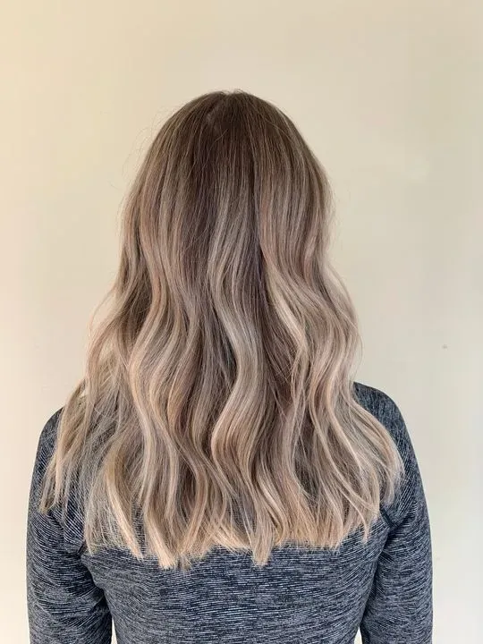 https://cdn.salonspotlight.com/photos/5e6MykvGk4D1iwVyuf8I/8e3630b5-aeed-432d-b36e-918f1b5df79b_720x720