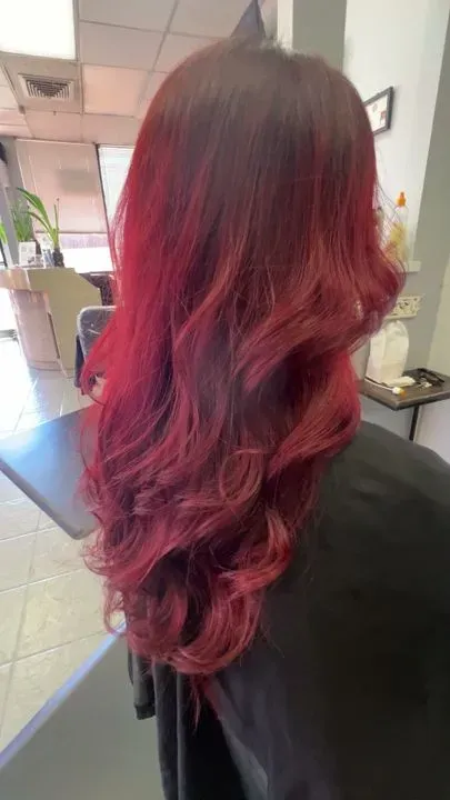 https://cdn.salonspotlight.com/photos/5eGzEKMeOQnwDerLznEn/73bd5f0e-7be0-47a4-8617-2eba0b5e128d_720x720