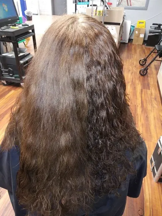 https://cdn.salonspotlight.com/photos/5f8p0dMw6uYEhHyzDkul/19be74eb-be97-41c1-a7f3-07972c003d0a_720x720