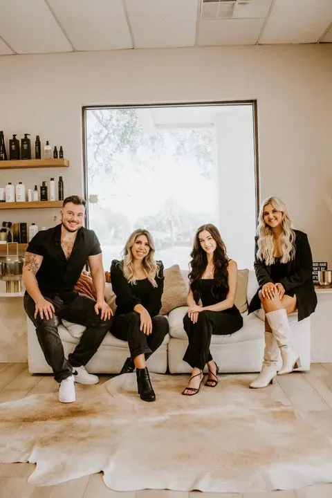 https://cdn.salonspotlight.com/photos/5fubScjKAhPDYE74Htva/8c08cd3a-419c-4bb4-9079-ce46429dd0d2_720x720
