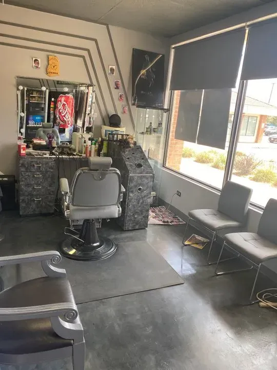https://cdn.salonspotlight.com/photos/5gHcI2xHva1M78K61dPL/d90057fd-6739-4a1f-809d-08235f4a47be_720x720