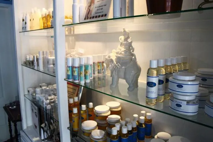 https://cdn.salonspotlight.com/photos/5glGyw9AUWiasHtLCOhD/2599c0ba-da5d-4b12-812d-b0b059f7976f_720x720