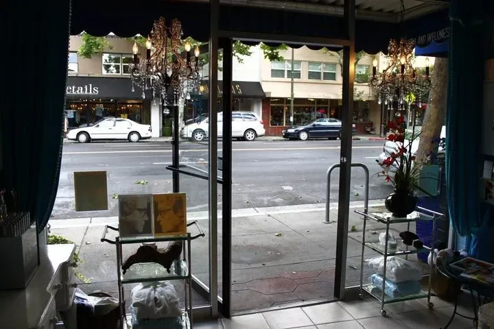 https://cdn.salonspotlight.com/photos/5glGyw9AUWiasHtLCOhD/a925db9e-3743-4ec1-98af-7cb4ecadc0a6_720x720