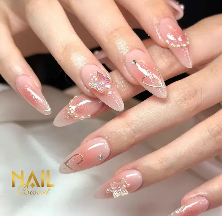 https://cdn.salonspotlight.com/photos/5l4nacY9aeiw075PQb5c/74486687-e299-4486-99df-8ef87bd8744b_720x720