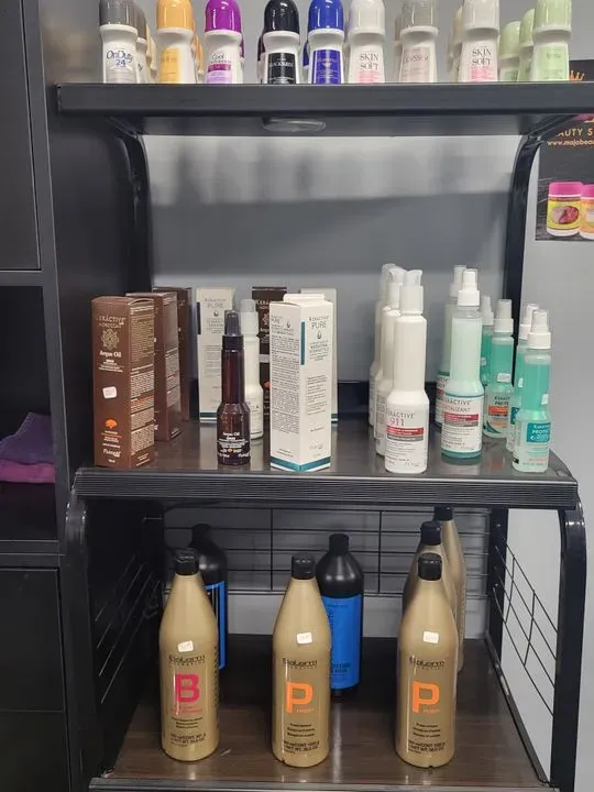 https://cdn.salonspotlight.com/photos/5lUT8Qy4IT0aBSHAcWvJ/6ae761f3-807d-4f7c-96dd-31a7329c3817_720x720