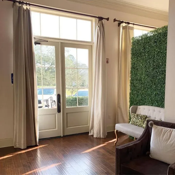 https://cdn.salonspotlight.com/photos/5lVjMsFSkpr16ru5osVW/a75c5114-db63-43e6-a84f-abc58707cc02_720x720