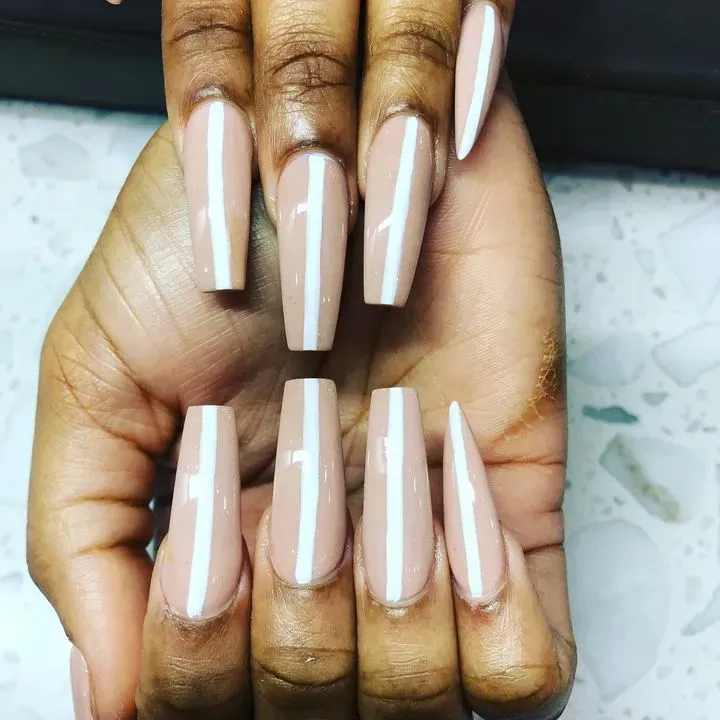 https://cdn.salonspotlight.com/photos/5pvBUcjHiFzVPJL1DqWm/1d7d437b-bfdf-4f9b-b354-13828bd1e181_720x720