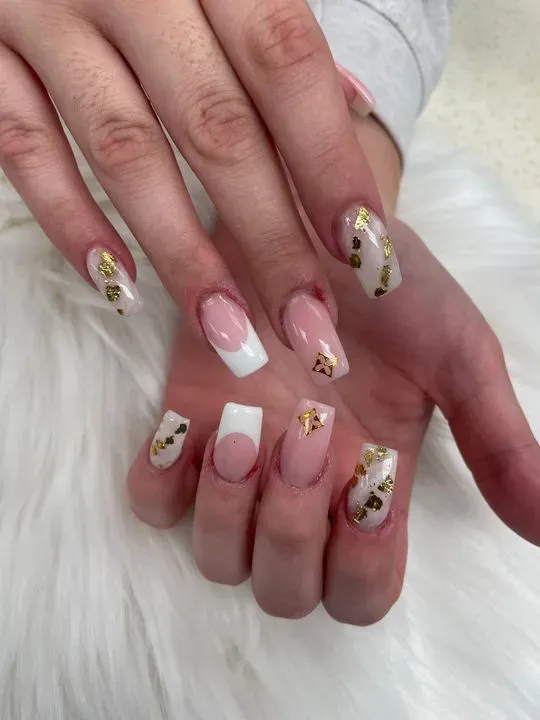 https://cdn.salonspotlight.com/photos/5pvBUcjHiFzVPJL1DqWm/6446ff31-9d64-42c2-b8a0-5aef7ac1a725_720x720