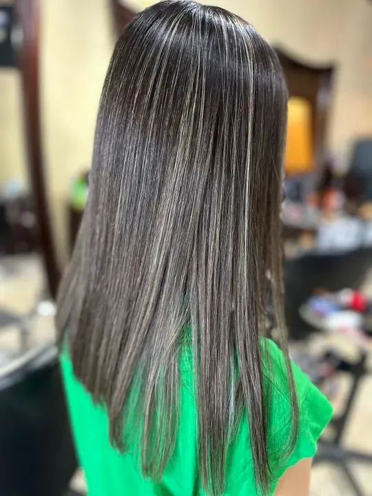 https://cdn.salonspotlight.com/photos/5sAnWkkNJW13YhpGxsh4/ec316a20-4134-4dba-baf4-074c53ada5ae_720x720