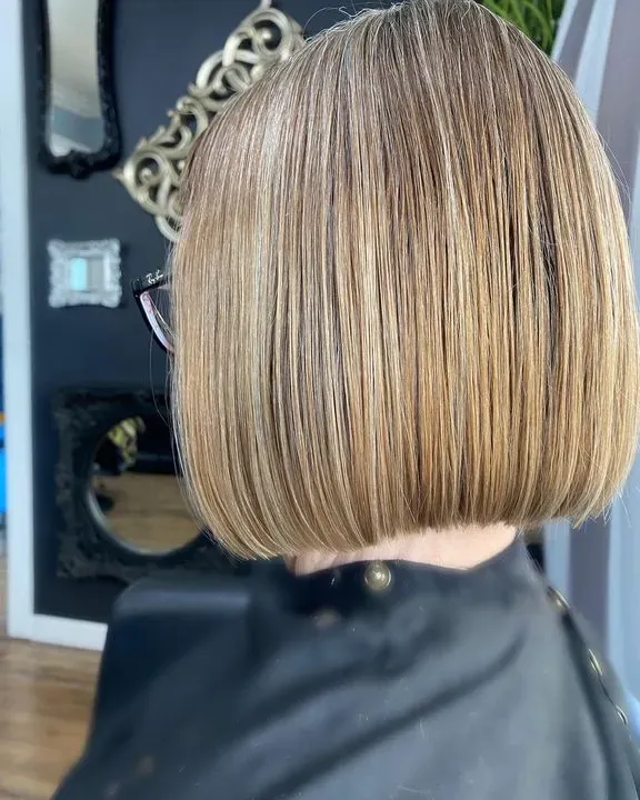 https://cdn.salonspotlight.com/photos/5uCWVwMN0ynyZdMFM11z/9e35c2e4-cb48-4d59-a630-b6b93950568d_720x720