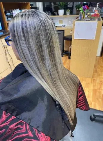 https://cdn.salonspotlight.com/photos/5uIyqCDtn0zCMfSW0pqb/0e2b619d-7e01-4607-ba19-b20504770d10_720x720