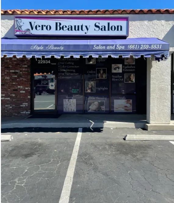https://cdn.salonspotlight.com/photos/5uIyqCDtn0zCMfSW0pqb/43425a7f-0a97-4318-8c35-ca4bd33e3dee_720x720