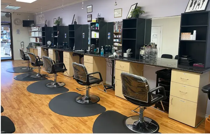 https://cdn.salonspotlight.com/photos/5uIyqCDtn0zCMfSW0pqb/452ca642-0f2a-4b5d-8d1d-39dd4c382456_720x720
