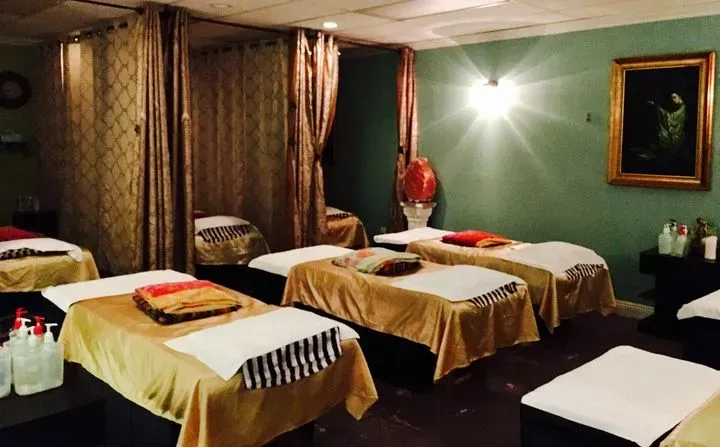 https://cdn.salonspotlight.com/photos/5verPlUWgKwGp3wnaT7C/40f0f047-4ae2-4c5e-b5c7-59fdb4921d8a_720x720