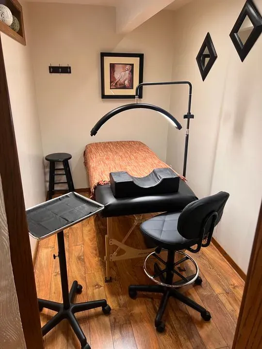 https://cdn.salonspotlight.com/photos/5vjNkQkn0TZDXZwjY8vb/8a6c3b0b-d12d-4677-ac4b-91ad204cc865_720x720
