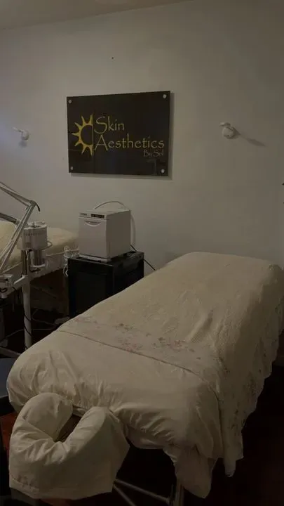 https://cdn.salonspotlight.com/photos/5xX6Zgly0iYpjfRqVozd/7f582a08-e921-418f-ab3e-5c2df990fe47_720x720