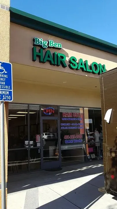 https://cdn.salonspotlight.com/photos/5yd8vyFA2iV3Ne36vm8J/7a10ac85-e605-4e2e-b7db-65cc3b9c3be9_720x720