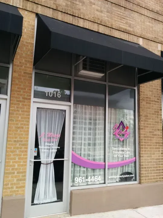 https://cdn.salonspotlight.com/photos/60SeJfa7lW6WYeqK2blu/33882673-40ee-4c62-884b-536d791c50fd_720x720