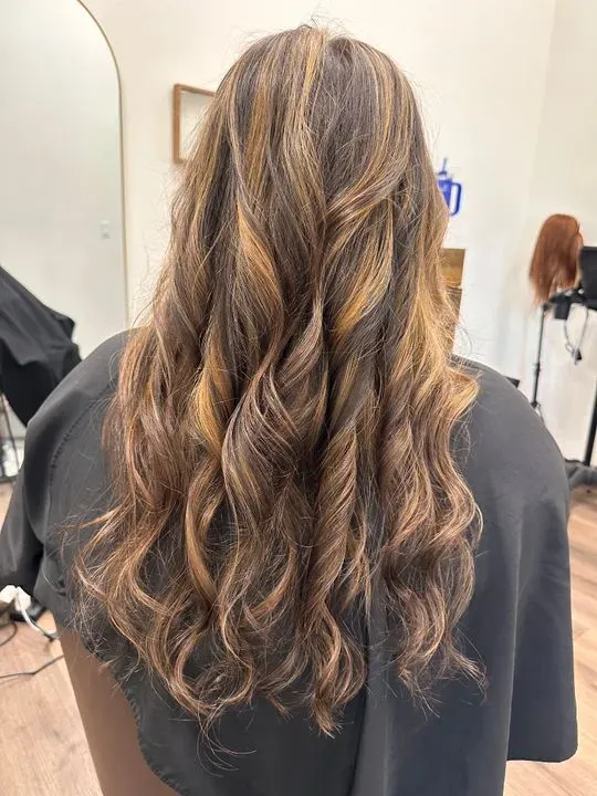 https://cdn.salonspotlight.com/photos/615YbxqAvWVE1n7p0Qlh/5a5dbbdf-0d6f-410c-8417-64450b60465f_720x720