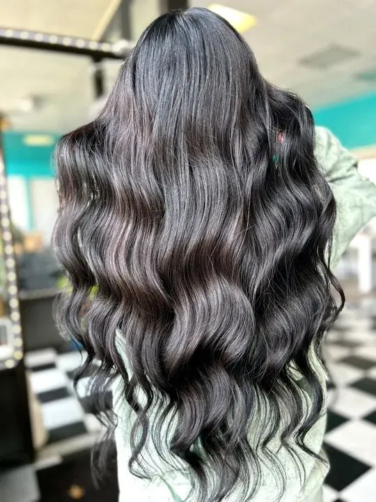 https://cdn.salonspotlight.com/photos/61HRYuxfjO53h2lc4Lq4/0b4be8d9-15ce-4e2e-848a-c1e431247c9c_720x720